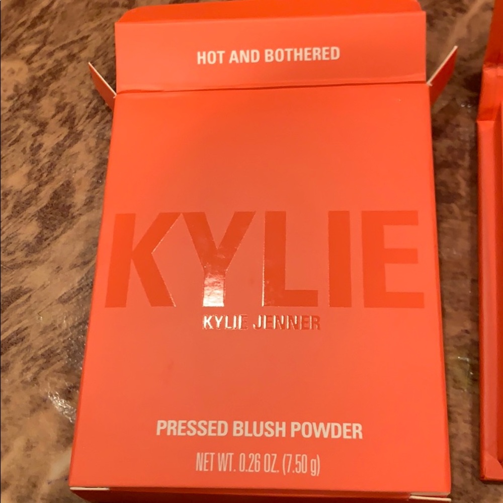 Kylie Cosmetics blush powder hot and bothered NWT - Picture 4 of 6